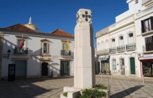 Olhao-monument